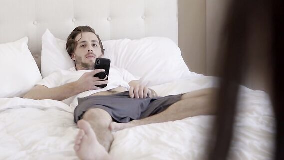 Брат уговорил сводную сестру на секс и кончил внутрь