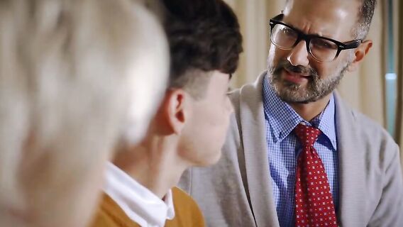 Сын помогает зрелой мачехе с большими сиськами забеременеть